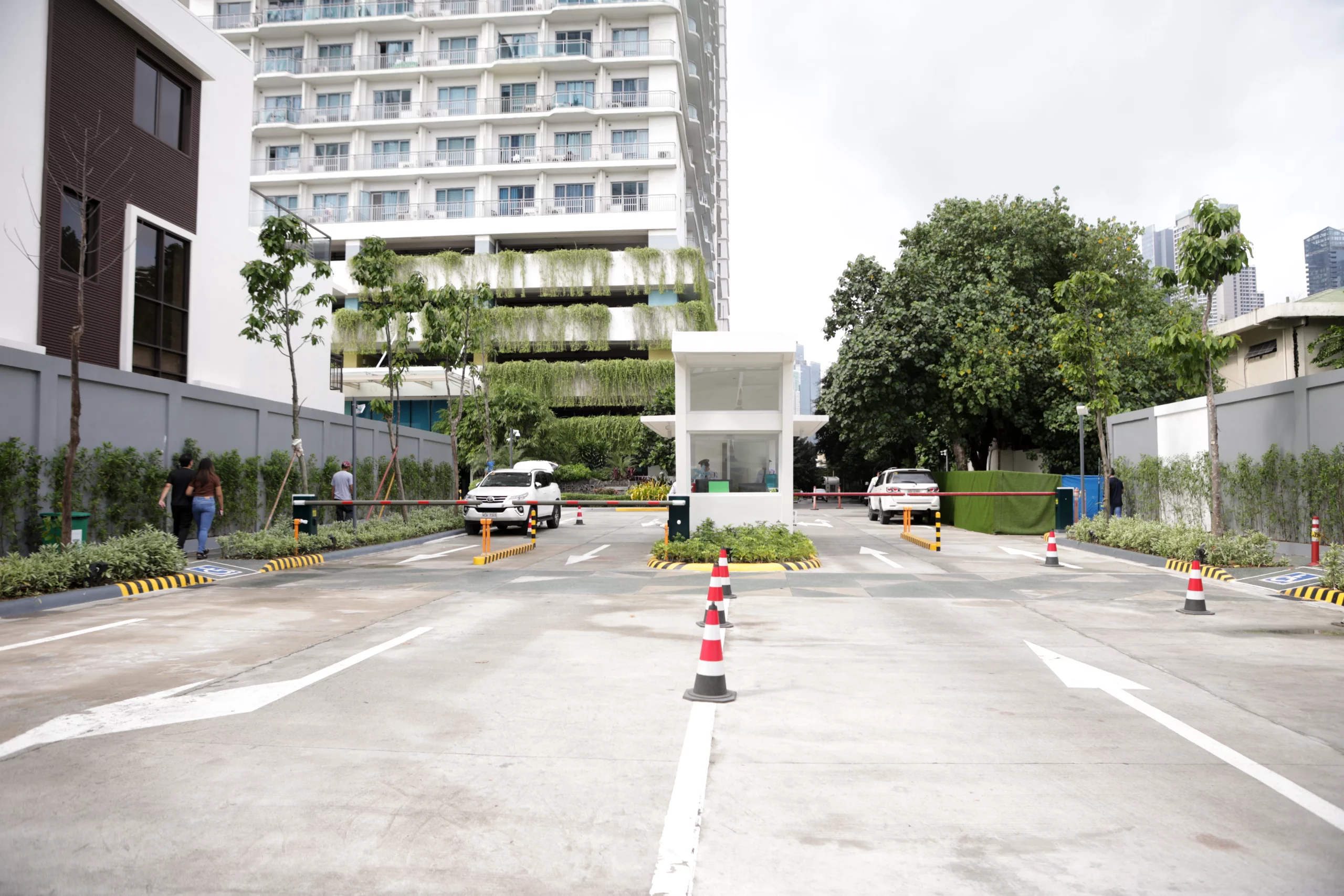 Acqua Private Residences on the banks of the Pasig River