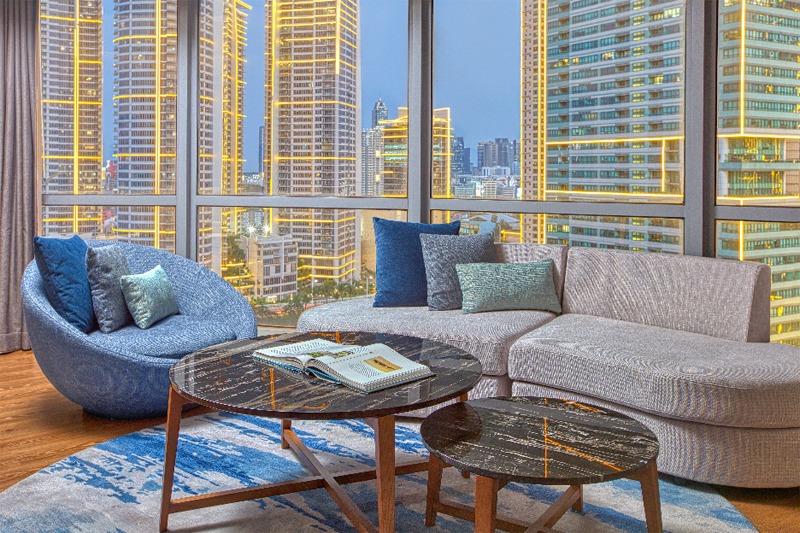 Familiar Luxury and Comfort in the Heart of the Metro