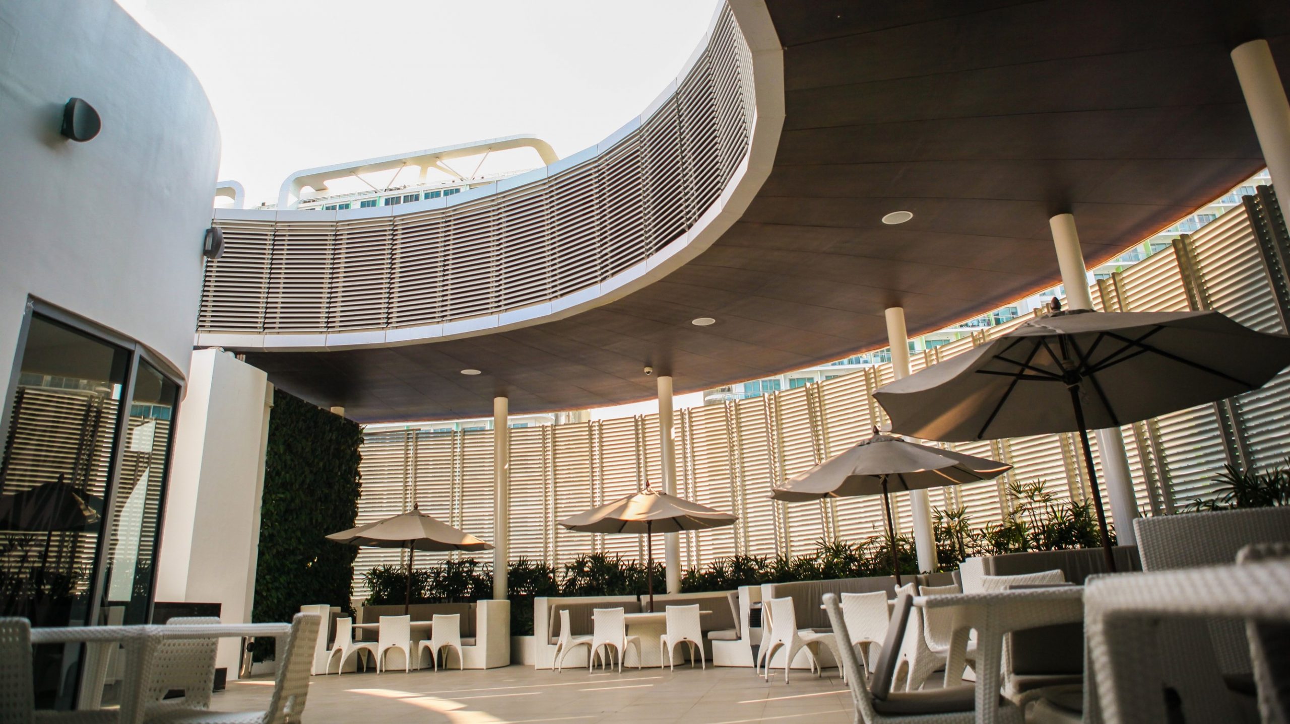 AL FRESCO DINING AREA